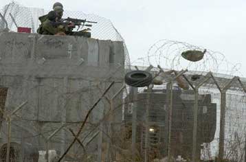 Ο Γιασέρ Αραφάτ να αποκηρύξει τη βία, επαναλαμβάνει ο Αριέλ Σαρόν