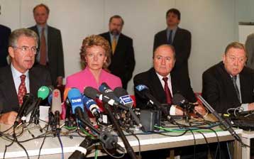 Δεν τα έχουν βρει με την Ευρωπαϊκή Ένωση για τις μεταγραφές