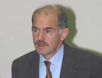 Μοναδικό πρόβλημα το όνομα, πλησιάζουμε σε λύση του