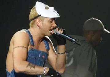 Καλύτερος διεθνής άνδρας καλλιτέχνης στα Βρετανικά Μουσικά Βραβεία