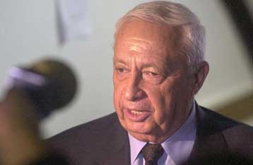 Ζητώ από τον Αραφάτ να αποκηρύξει τη βία στα παλαιστινιακά εδάφη