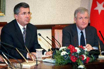 Φήμες για αποχώρηση του υφυπουργού Οικονομικών