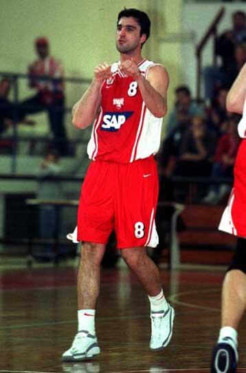 Ο Ολυμπιακός απέφυγε την παγίδα 70-66 τον Μακεδονικό