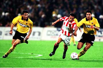 Ήρεμα έφτασαν στο Ηράκλειο οι αποστολές της ΑΕΚ και του Ολυμπιακού