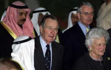 Με λαμπρότητα εορτάζονται τα δέκα χρόνια από την απελευθέρωση του εμιράτου