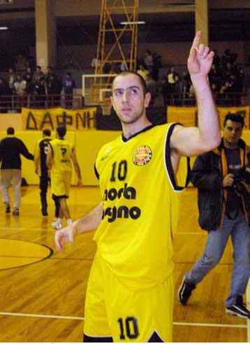 Έπειτα από τρεις διακοπές και δύο παρατάσεις οι γηπεδούχοι 93-91 το Ηράκλειο