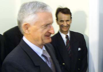 Στην Ελλάδα το δεξί χέρι του Μιλόσεβιτς έπειτα από πρόσκληση του ΚΚΕ