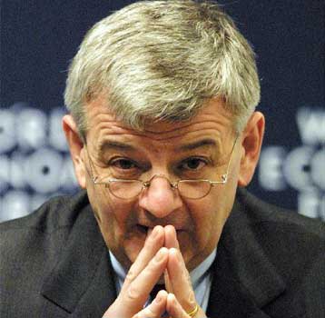 Το 72% τάσσεται κατά της παραίτησής του