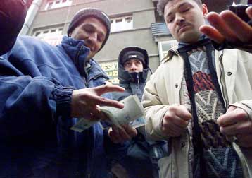 Σε ελεύθερη πτώση η τουρκική λίρα