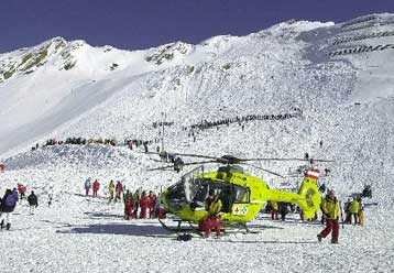 Το αυτοκίνητό τους καταπλακώθηκε στο Τιρόλο