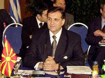 Πρέπει να δώσουμε άμεσο τέλος σε όλες τις μορφές βίας, διαμηνύει ο Τραϊκόφσκι στη Δύση