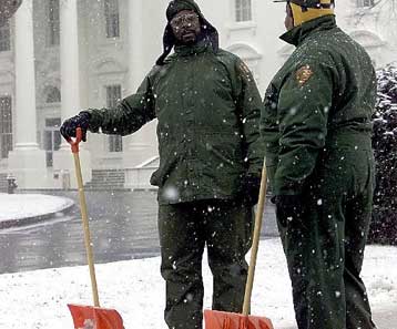 Ένας νεκρός και δεκαπέντε τραυματίες σε καραμπόλες με 116 οχήματα