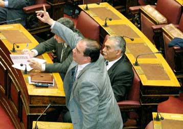 Αντιπαράθεση Βενιζέλου – Παυλόπουλου για τα οικονομικά των κομμάτων