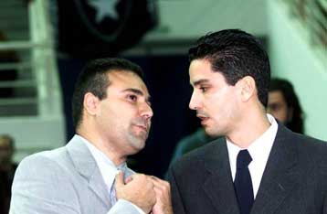 Και εγγράφως παραιτήθηκε ο Φλεβαράκης