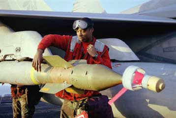 Εκτός στόχου οι περισσότεροι πύραυλοι που έπεσαν στο Ιράκ