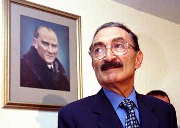 Σε μάχη χαρακωμάτων εξελίσσεται η κόντρα Ετζεβίτ – Σεζέρ