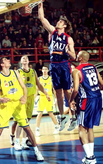 Η Τάου Κεράμικα ήλθε… φοβισμένη στην Αθήνα