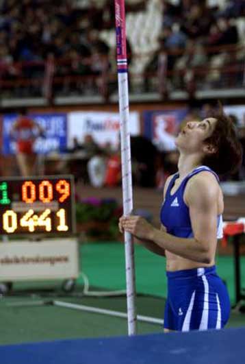 Βελτίωσε το δικό της πανελλήνιο ρεκόρ με 4,35μ. στο «Αθήνα 2001»