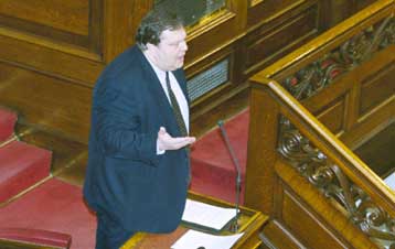 Ένταση στη Βουλή για το άρθρο 86 περί ευθύνης υπουργών