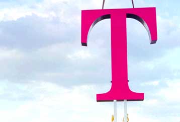 Πωλούν τα μερίδια που κατέχουν Deutsche Telekom και France Telecom