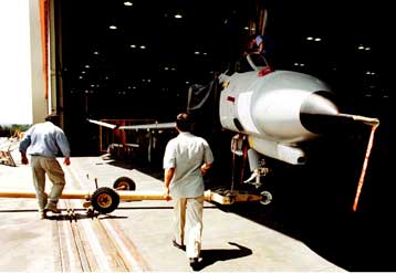 Έσοδα 53 δισ. δρχ. εκτιμά για το 2000 η διοίκηση της βιομηχανίας