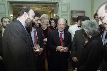 Στο Μέγαρο Μαξίμου 500 εκπρόσωποι από όλα τα ΜΜΕ