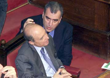 Απαράδεκτο να συνδέεται η αίτησή του με το ασφαλιστικό