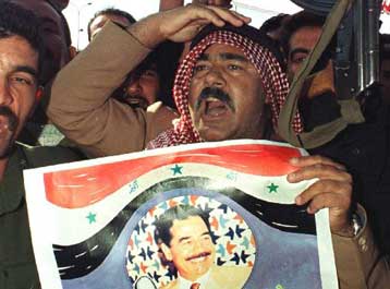 Η Βρετανία ζητά νέα μέτρα, που θα πλήττουν μόνο τον Σαντάμ