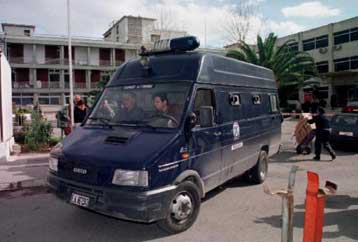 Δηλώσεις από τη φίλη του και καταγγελίες από το Μεταγωγών στα ΜΜΕ