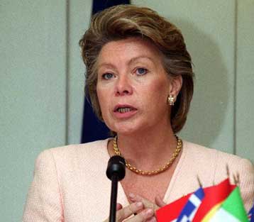 Eυρωπαϊκή δημοσκόπηση αποκαλύπτει το γλωσσικό τοπίο στην ΕΕ