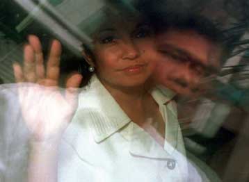 Κατάπαυση του πυρός και ειρηνευτικές συνομιλίες διατάζει η Αρόγιο