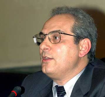 Να αναβληθεί η αύξηση των αντικειμενικών αξιών έως το 2002