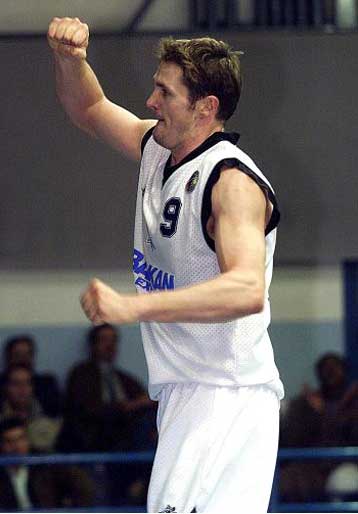 Θέλει να προλάβει τον αγώνα του Ηρακλή με την Εφές Πίλσεν