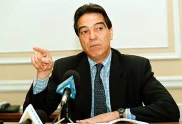 Σε προτεραιότητα τα μικρά νησιά, διαβεβαιώνει ο Ν.Σηφουνάκης