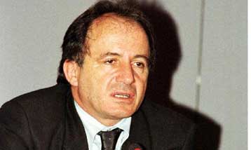 Συγκρούσεις με την κυβέρνηση προαναγγέλλει ο πρόεδρος της ΓΣΕΕ