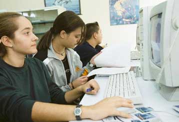 Τεχνολογικό χάσμα της Ελλάδας με άλλες χώρες της ΕΕ διαπιστώνει η Κομισιόν