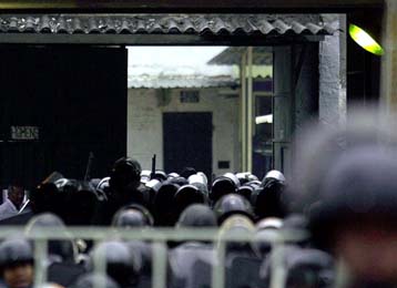 Εξεγέρσεις σε 19 φυλακές στο Σάο Πάολο