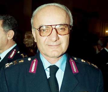 Οι αστυνομικοί ζητούν τη συμπαράσταση όλων