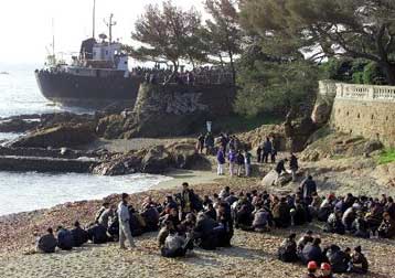 Αγνωστη παραμένει η ταυτότητα των δουλεμπόρων