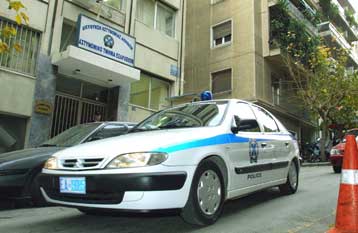 Νεκρός ο ένας κακοποιός από πυρά αστυνομικού – Ασύλληπτος ο δεύτερος