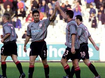 Αν θέλουμε τον κόσμο μας πίσω στο γήπεδο, πρέπει να βελτιώσουμε την απόδοσή μας