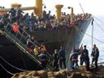 Περισσότεροι από 700 λαθρομετανάστες διασώθηκαν από τις Αρχές