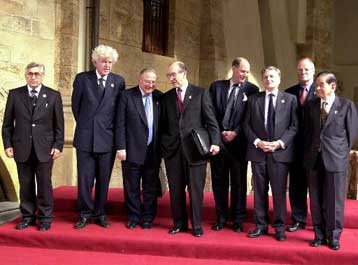 Επιβράδυνση παρουσιάζει η παγκόσμια οικονομία, δηλώνουν οι υπουργοί