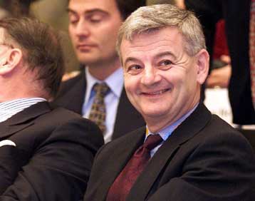 Την παραίτησή του ζητούν τώρα οι συντηρητικοί