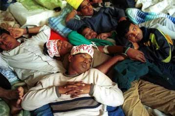 Κινδύνευσαν 1.500 λαθρομετανάστες