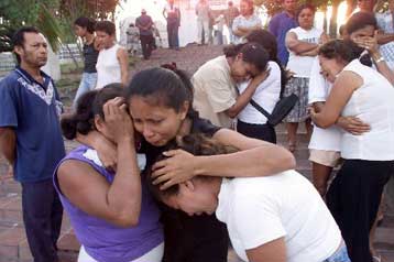 Aπολογισμός τρεις νεκροί και 18 τραυματίες