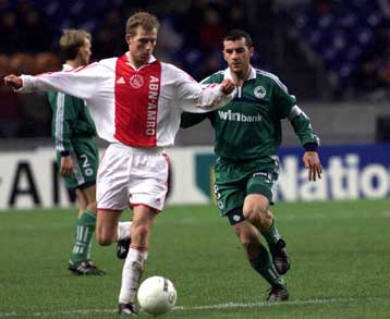 3-0 την ουραγό Φορτούνα Σιτάρντ για την 22η αγωνιστική της  Eredivisien