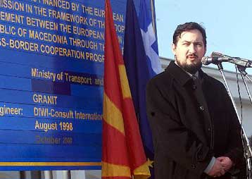 Οι τηλεφωνικές υποκλοπές «έριξαν» την υπουργό Εσωτερικών της χώρας