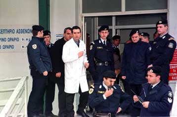 Έχασε τη μάχη με το θάνατο ο αρχιφύλακας Αθανάσιος Δρακόπουλος