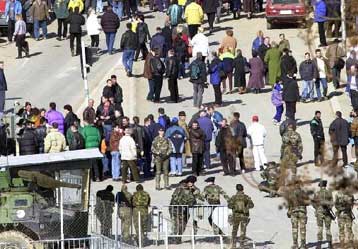 Τουλάχιστον επτά νεκροί και δεκάδες τραυματίες